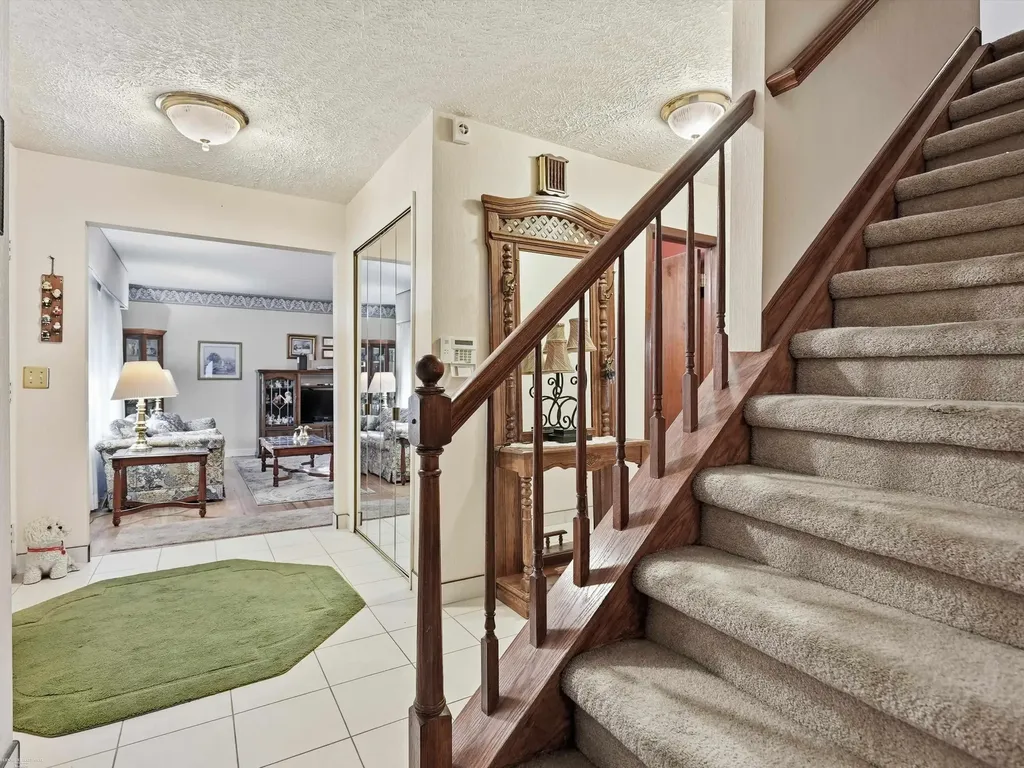 43456 Hillcrest Drive Sterling Heights City MI 48313