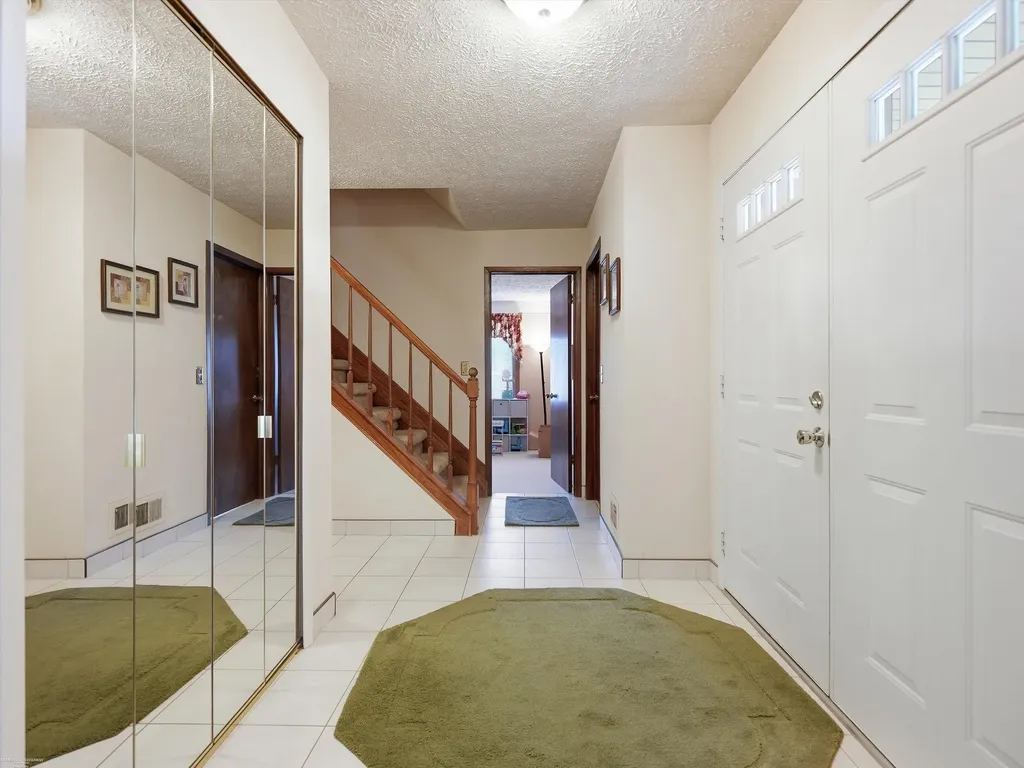 43456 Hillcrest Drive Sterling Heights City MI 48313