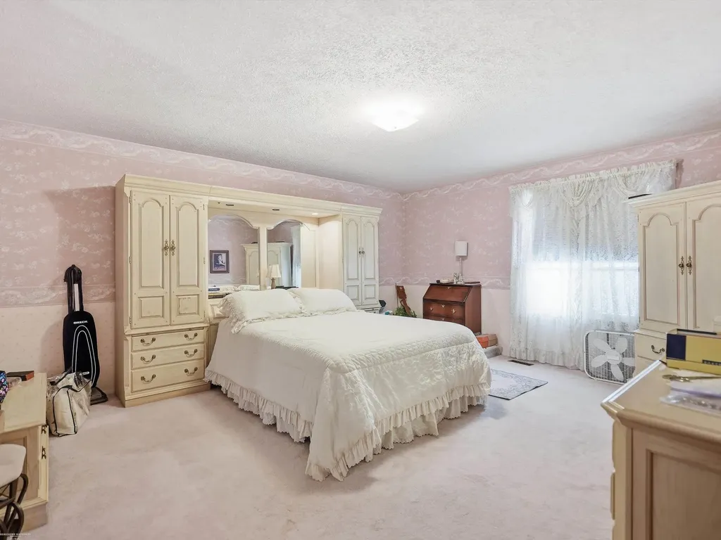43456 Hillcrest Drive Sterling Heights City MI 48313