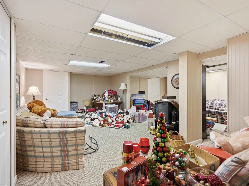 43456 Hillcrest Drive Sterling Heights City MI 48313