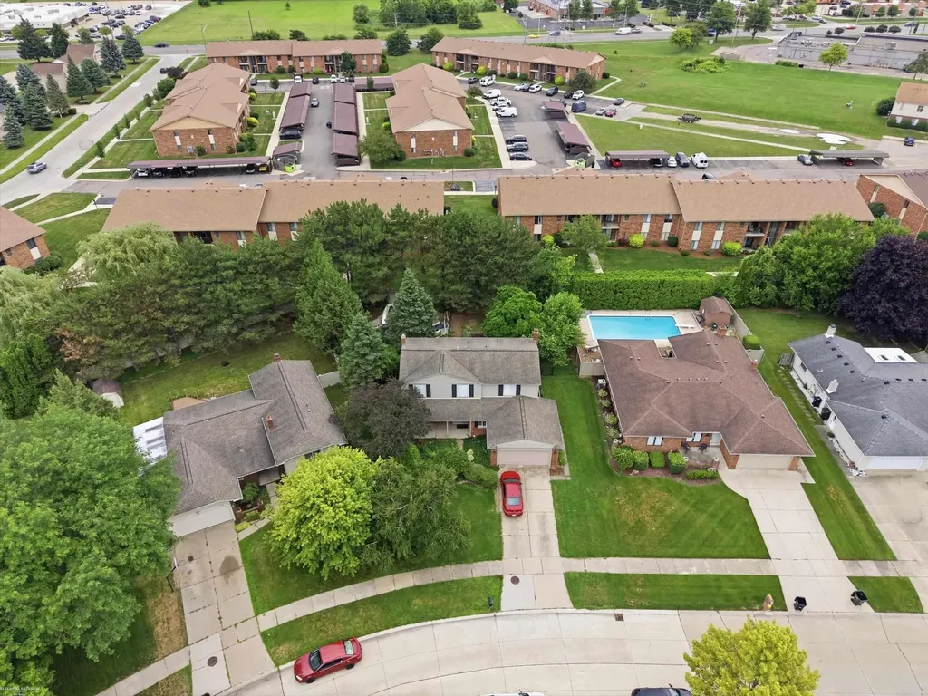 43456 Hillcrest Drive Sterling Heights City MI 48313