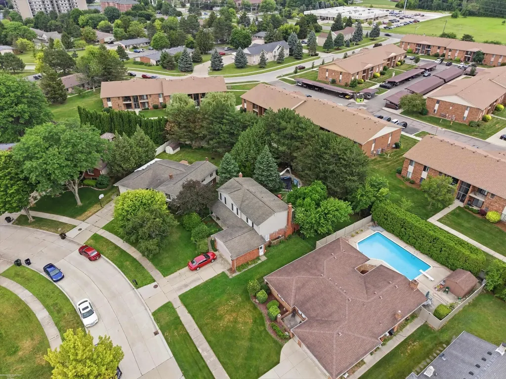 43456 Hillcrest Drive Sterling Heights City MI 48313