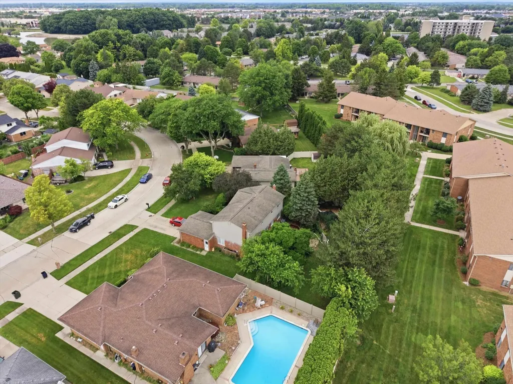43456 Hillcrest Drive Sterling Heights City MI 48313