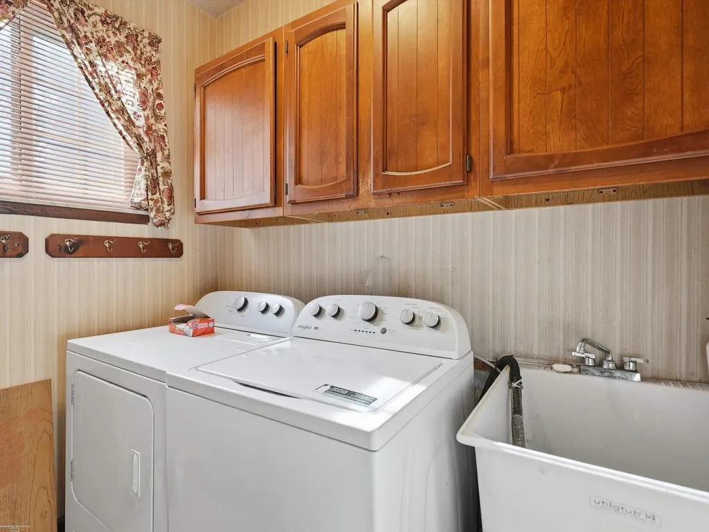 43456 Hillcrest Drive Sterling Heights City MI 48313