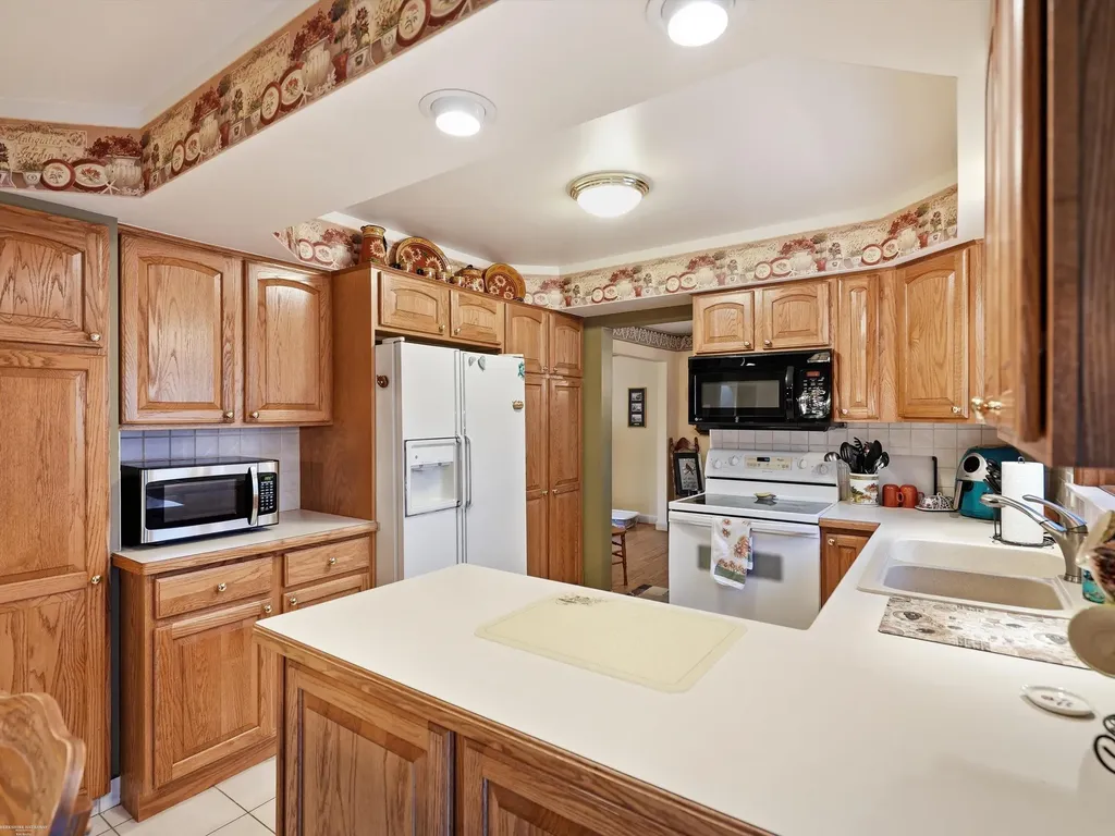 43456 Hillcrest Drive Sterling Heights City MI 48313