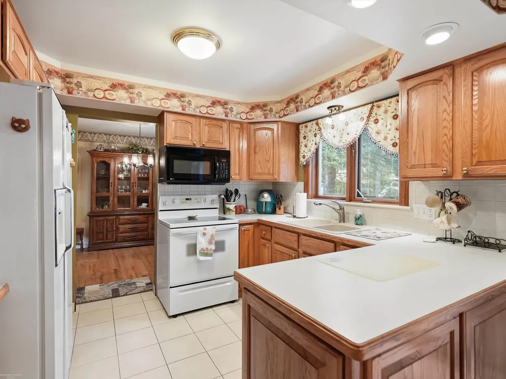 43456 Hillcrest Drive Sterling Heights City MI 48313