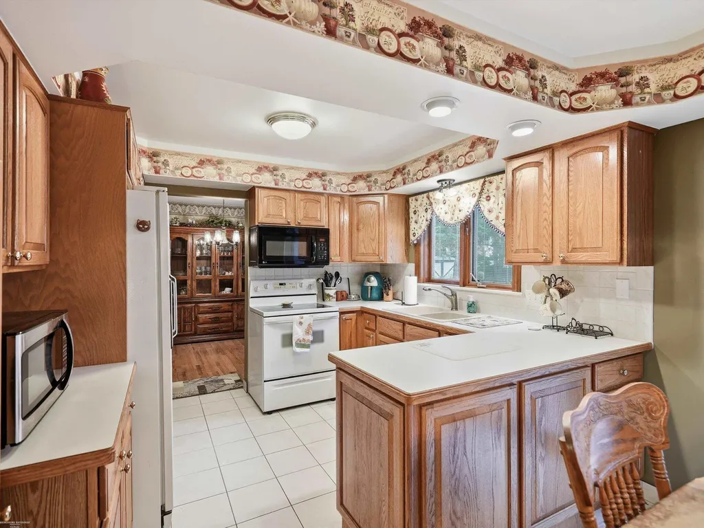 43456 Hillcrest Drive Sterling Heights City MI 48313