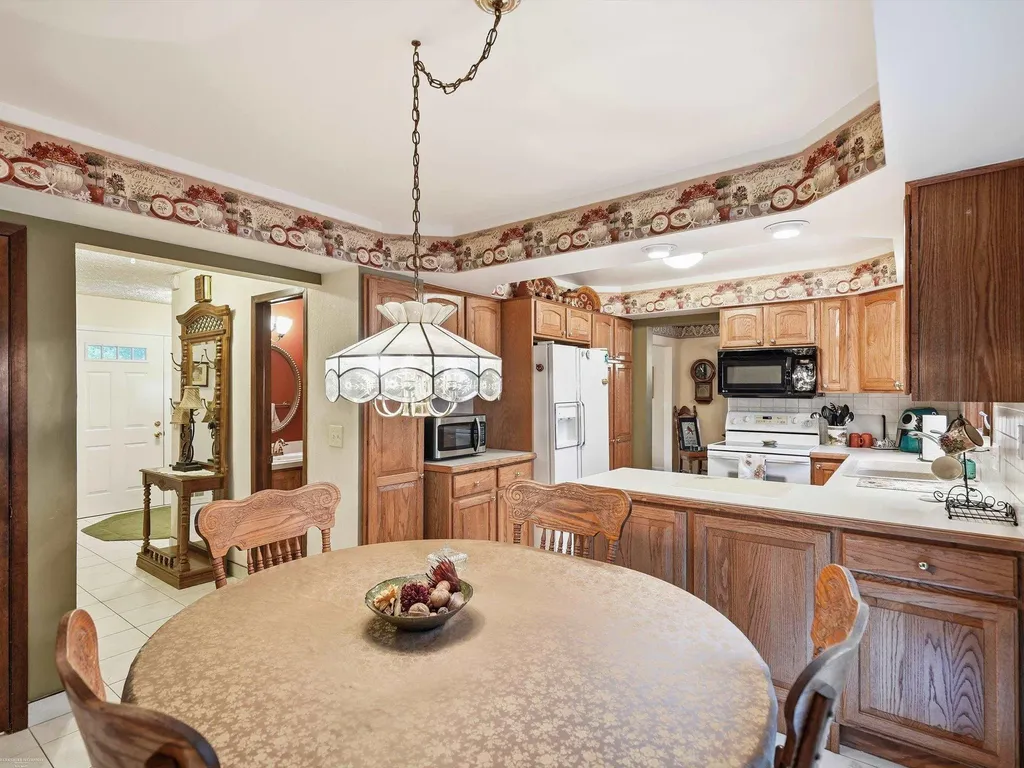 43456 Hillcrest Drive Sterling Heights City MI 48313