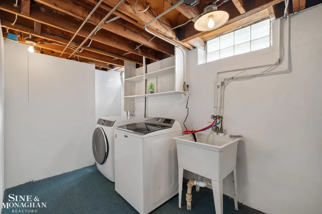 418 Hillcrest Avenue Grosse Pointe Farms City MI 48236