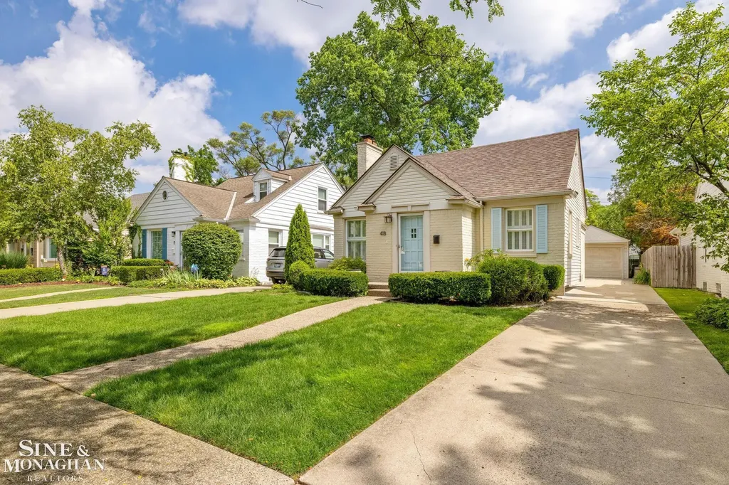 418 Hillcrest Avenue Grosse Pointe Farms City MI 48236