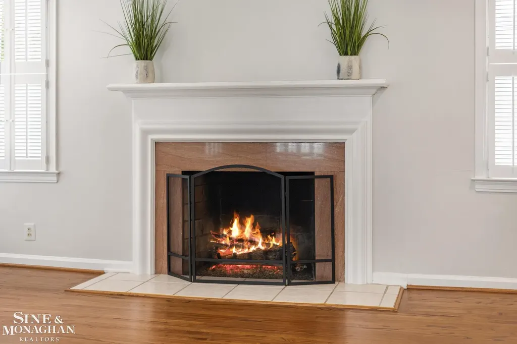 418 Hillcrest Avenue Grosse Pointe Farms City MI 48236