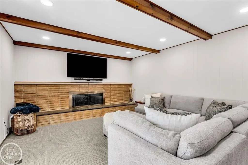 6534 Donnybrook Drive Shelby Charter Township MI 48316