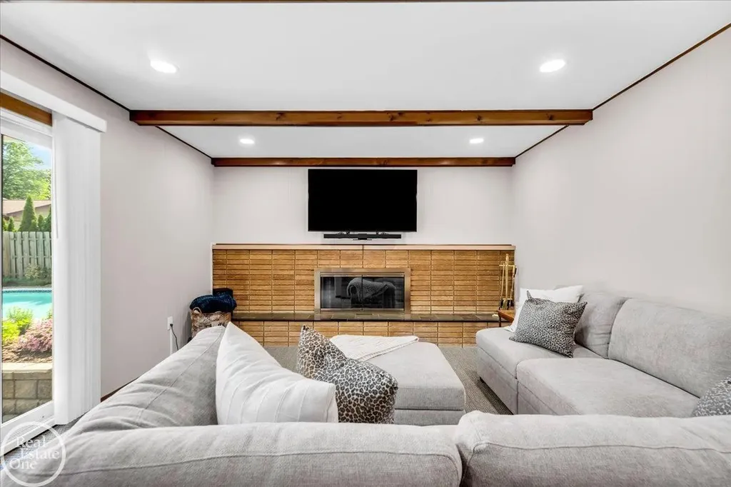 6534 Donnybrook Drive Shelby Charter Township MI 48316