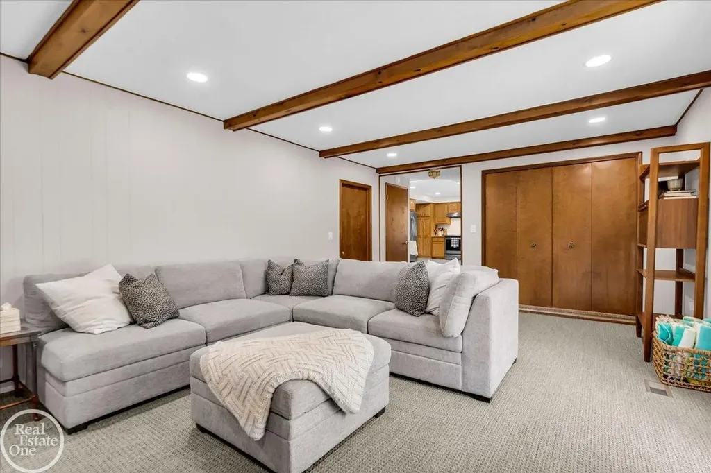 6534 Donnybrook Drive Shelby Charter Township MI 48316