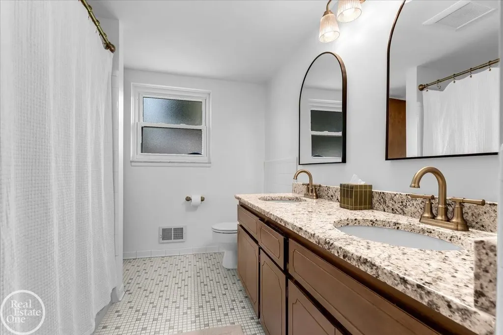 6534 Donnybrook Drive Shelby Charter Township MI 48316