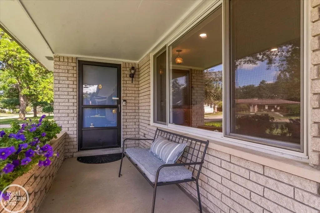 6534 Donnybrook Drive Shelby Charter Township MI 48316