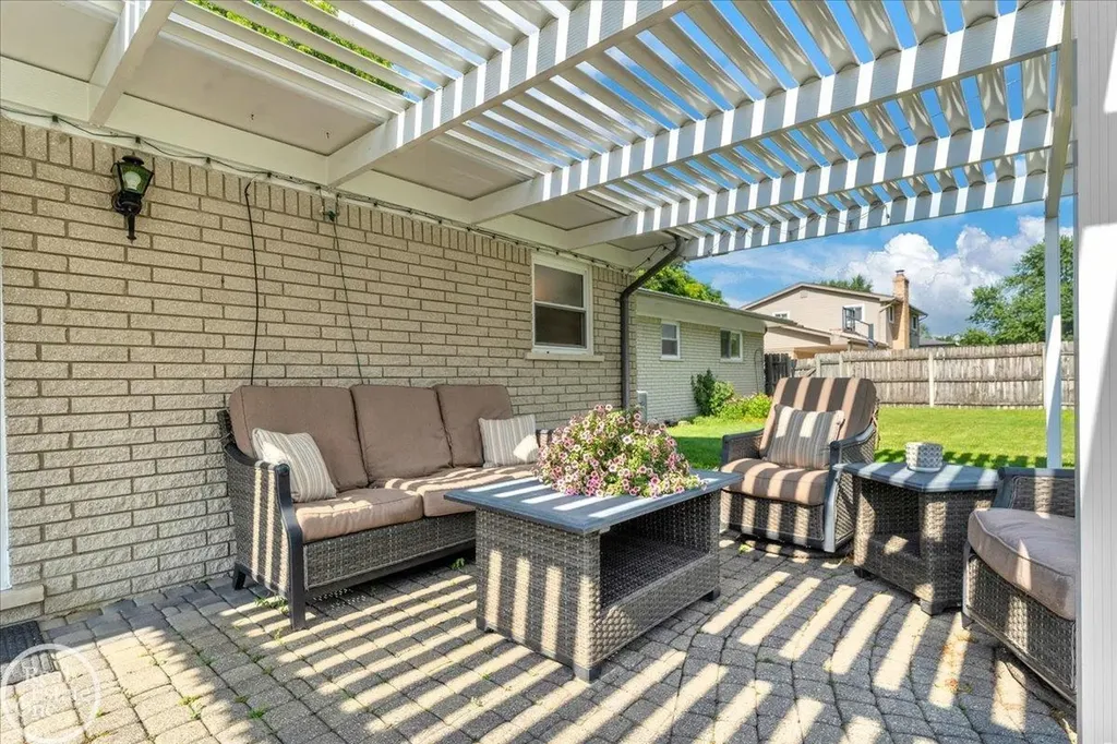 6534 Donnybrook Drive Shelby Charter Township MI 48316
