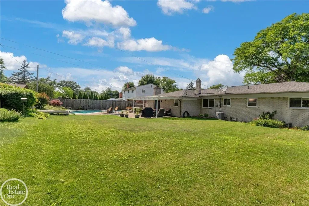 6534 Donnybrook Drive Shelby Charter Township MI 48316