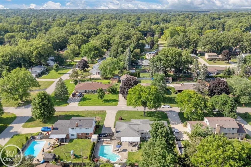 6534 Donnybrook Drive Shelby Charter Township MI 48316