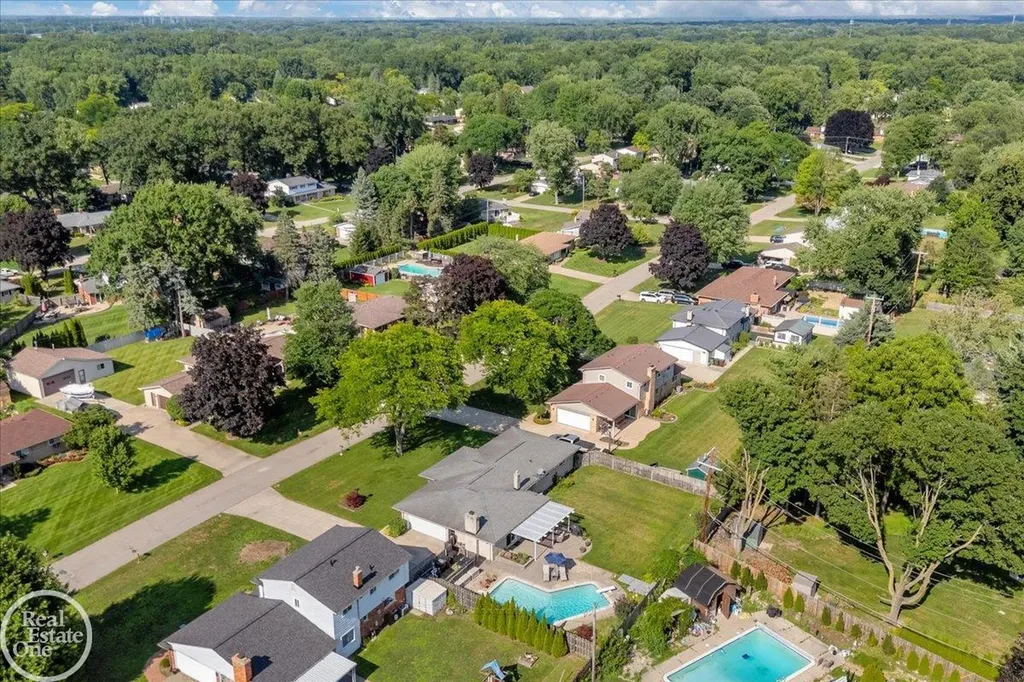 6534 Donnybrook Drive Shelby Charter Township MI 48316