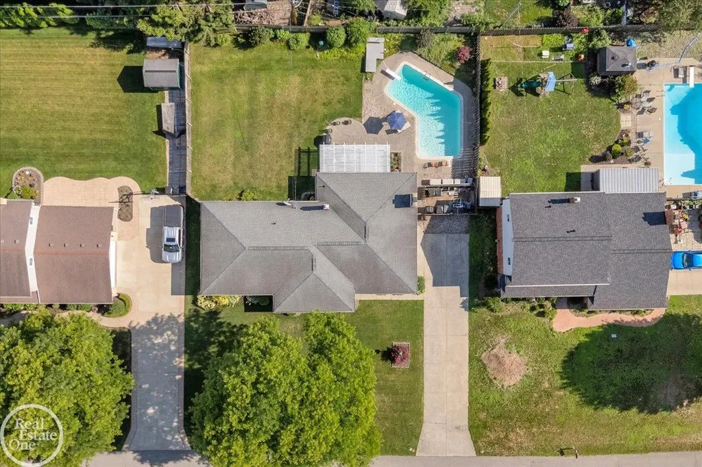 6534 Donnybrook Drive Shelby Charter Township MI 48316
