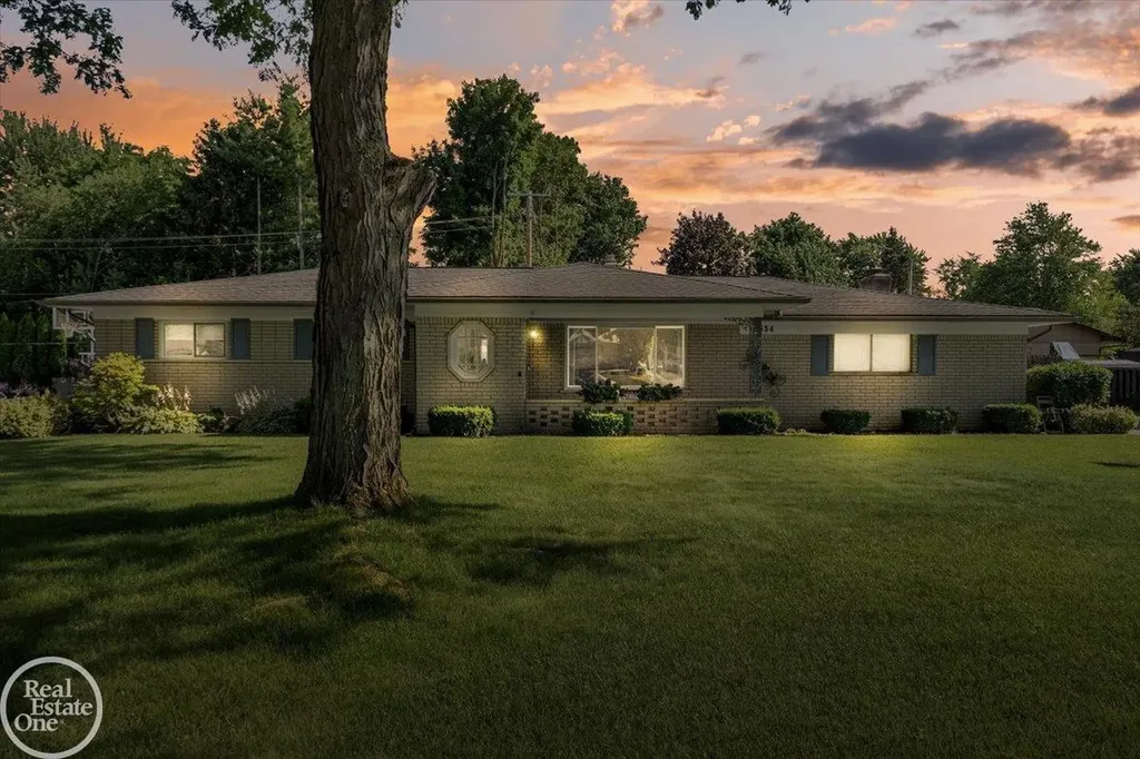 6534 Donnybrook Drive Shelby Charter Township MI 48316