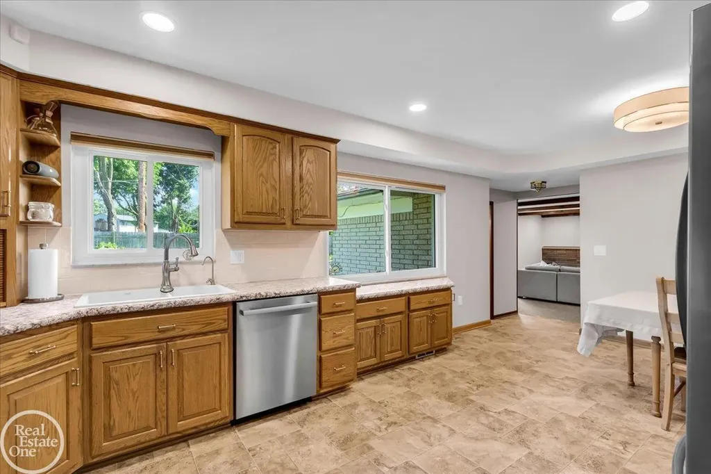 6534 Donnybrook Drive Shelby Charter Township MI 48316