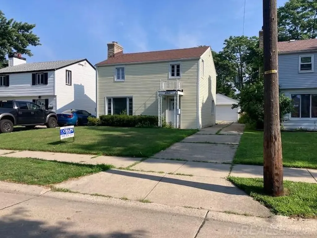 8641 Harding Street Center Line City MI 48015