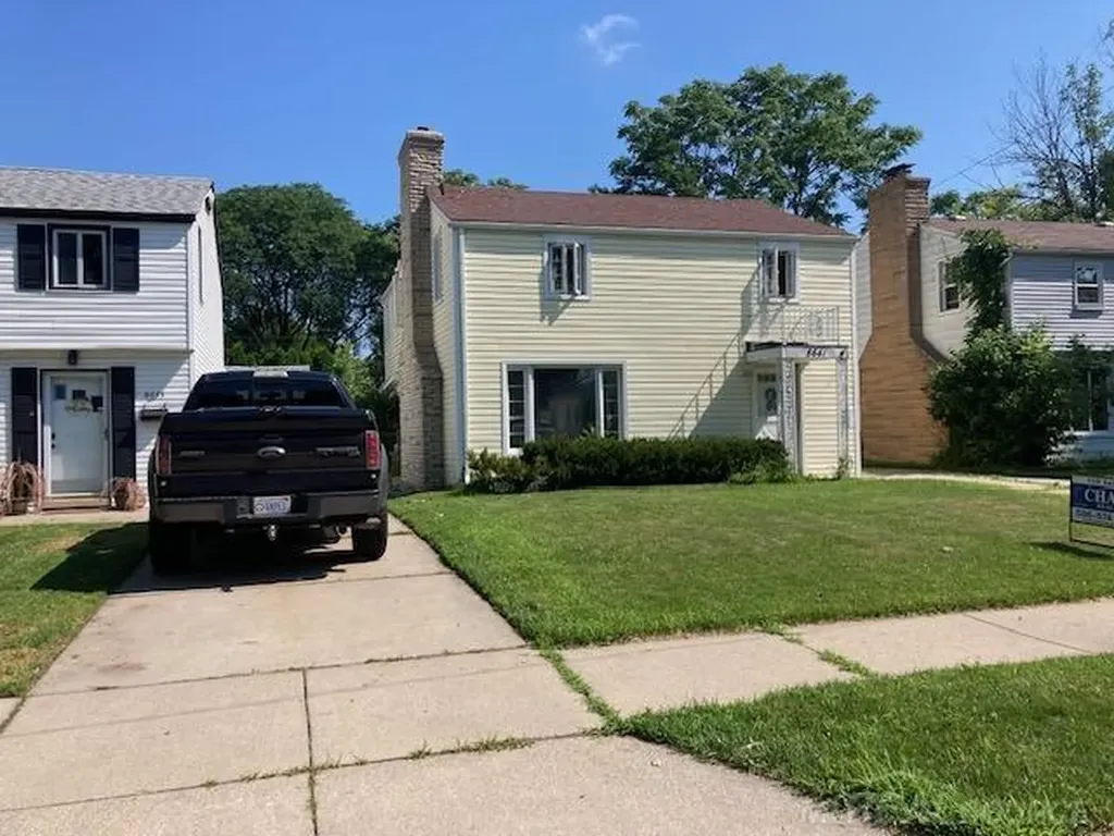 8641 Harding Street Center Line City MI 48015
