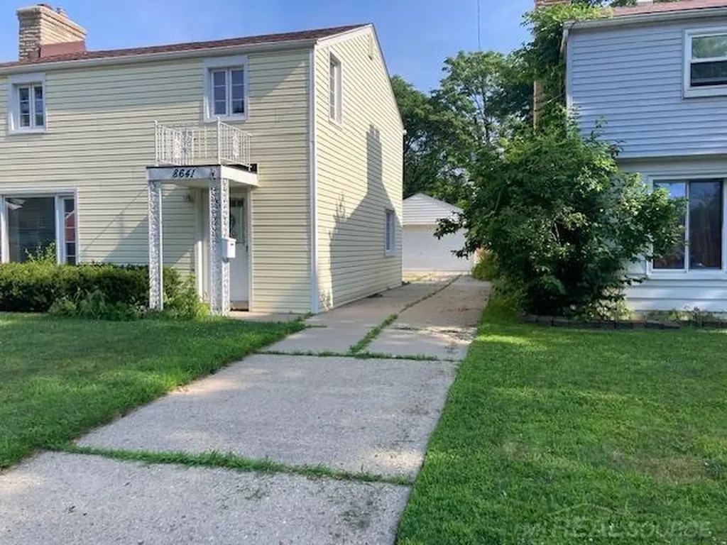 8641 Harding Street Center Line City MI 48015