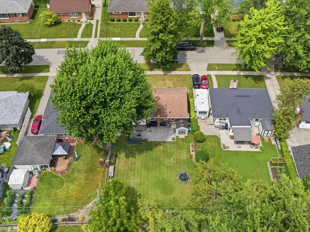 1005 N Esplanade Street Mt. Clemens City MI 48043