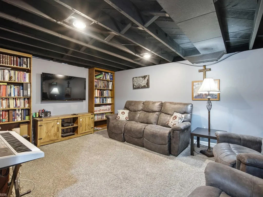 1005 N Esplanade Street Mt. Clemens City MI 48043