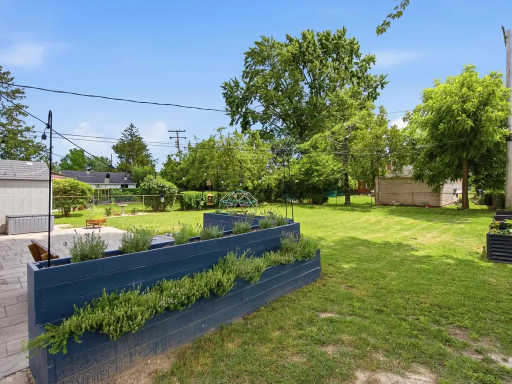 1005 N Esplanade Street Mt. Clemens City MI 48043