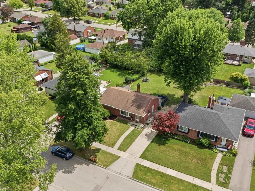 1005 N Esplanade Street Mt. Clemens City MI 48043