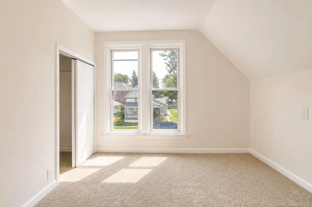 1821 11th Avenue Port Huron City MI 48060