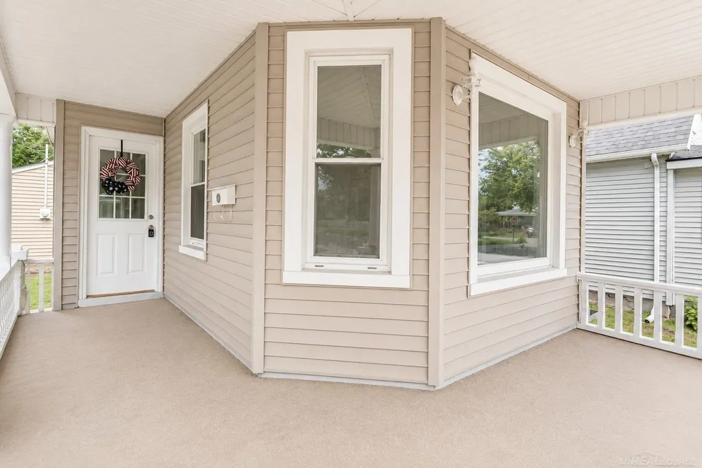 1821 11th Avenue Port Huron City MI 48060