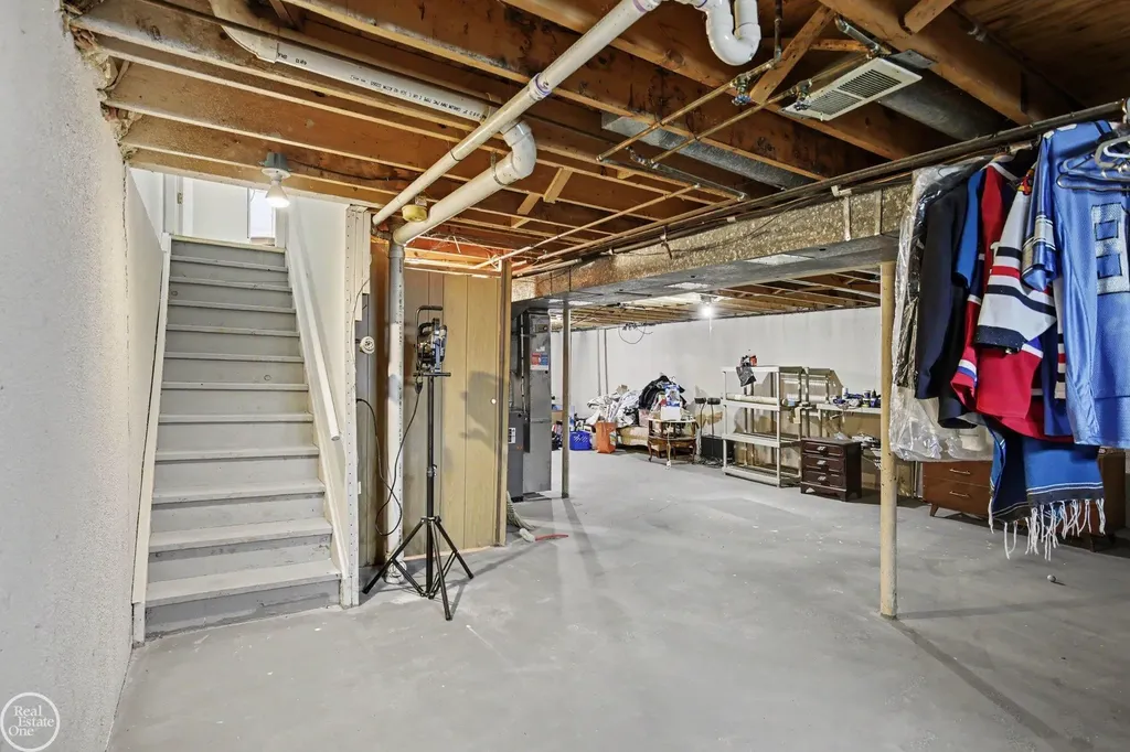 31796 Breezeway Chesterfield Township MI 48047