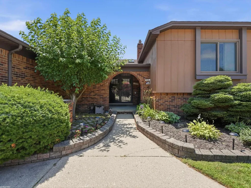 14604 Lakeshore Drive Sterling Heights City MI 48313