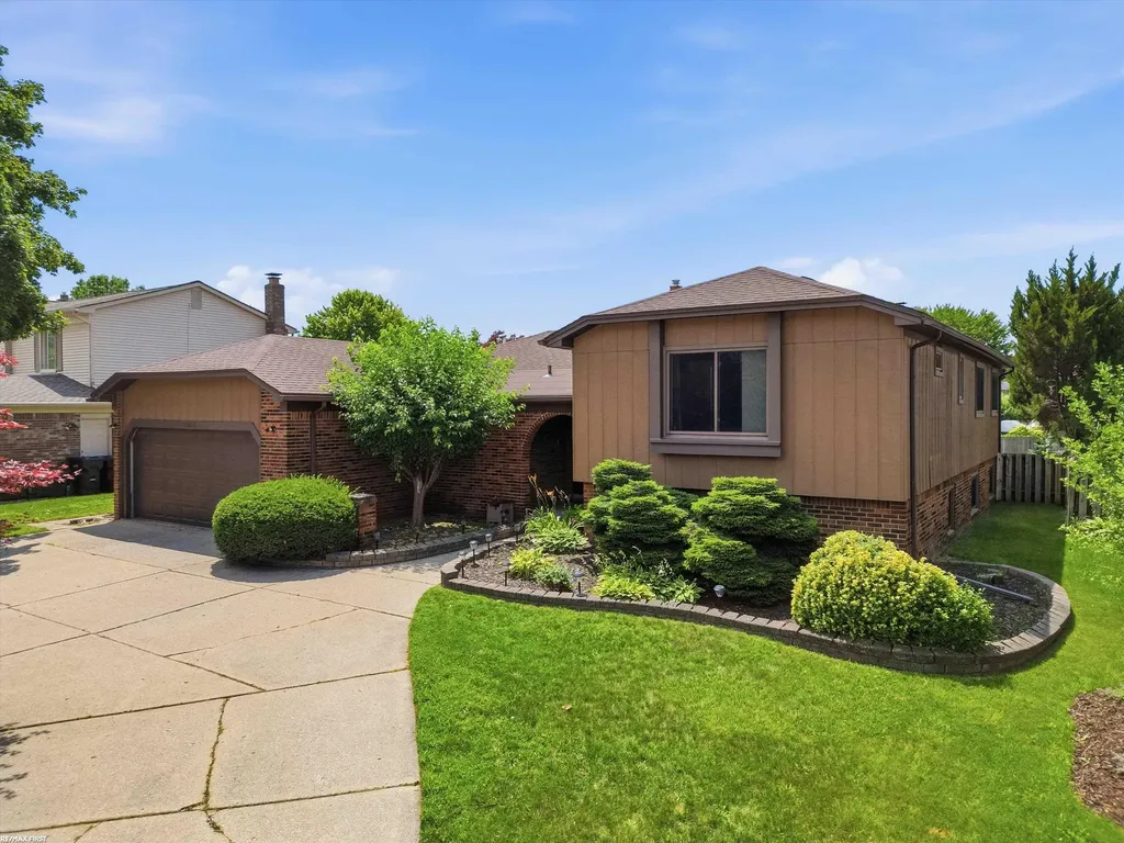 14604 Lakeshore Drive Sterling Heights City MI 48313