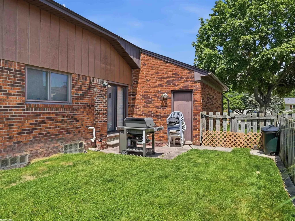 14604 Lakeshore Drive Sterling Heights City MI 48313