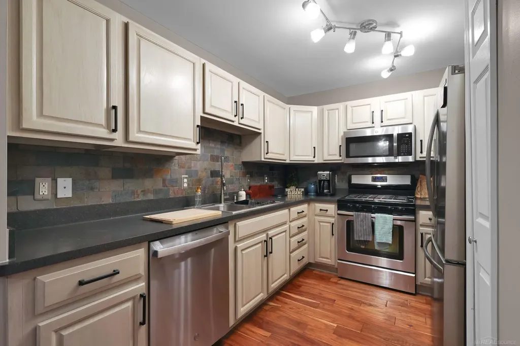 53032 Providence Drive Shelby Charter Township MI 48315