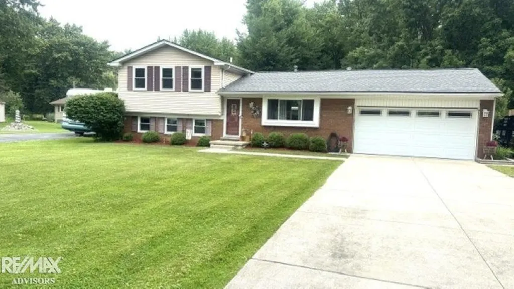 48269 Forbes Street Chesterfield Township MI 48047