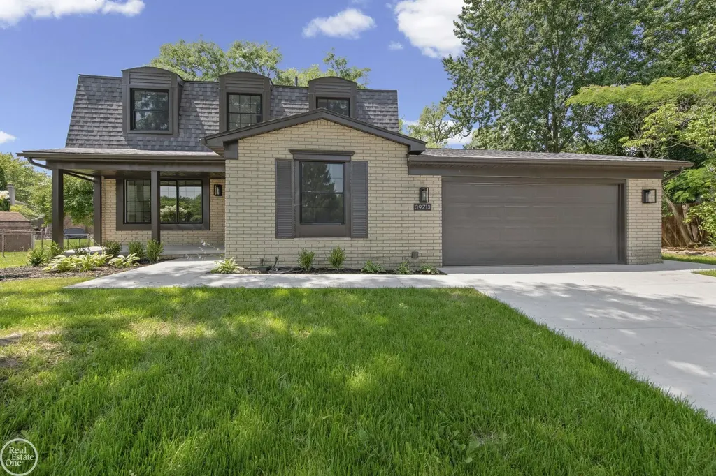 39713 Chaffer Court Clinton Charter Township MI 48038