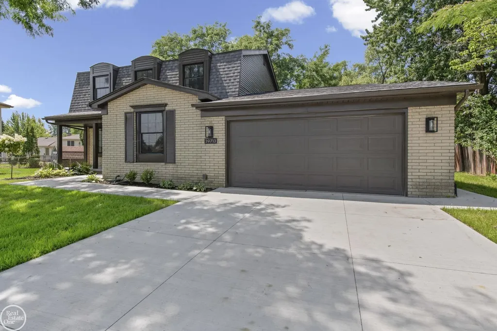 39713 Chaffer Court Clinton Charter Township MI 48038