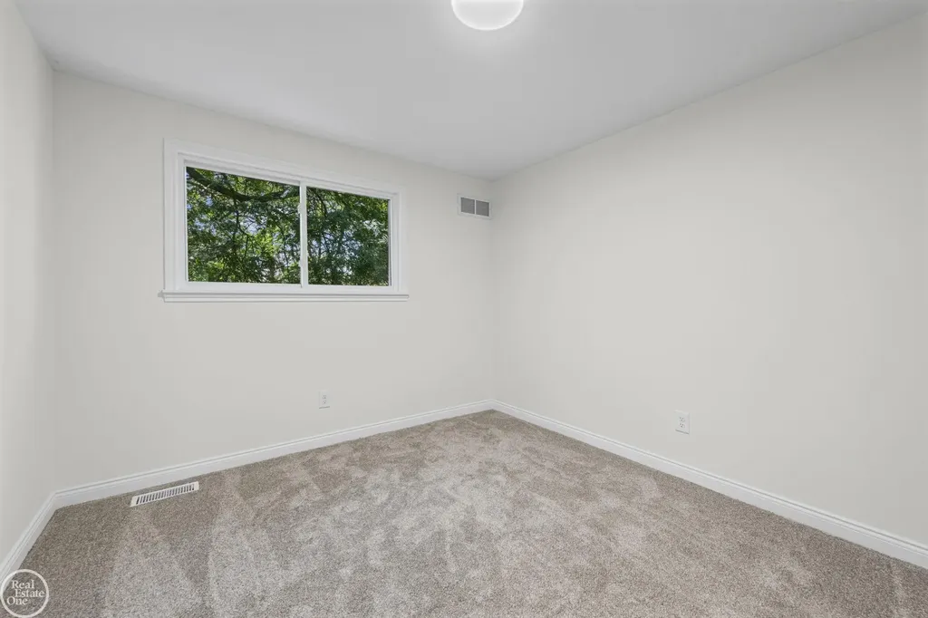 39713 Chaffer Court Clinton Charter Township MI 48038
