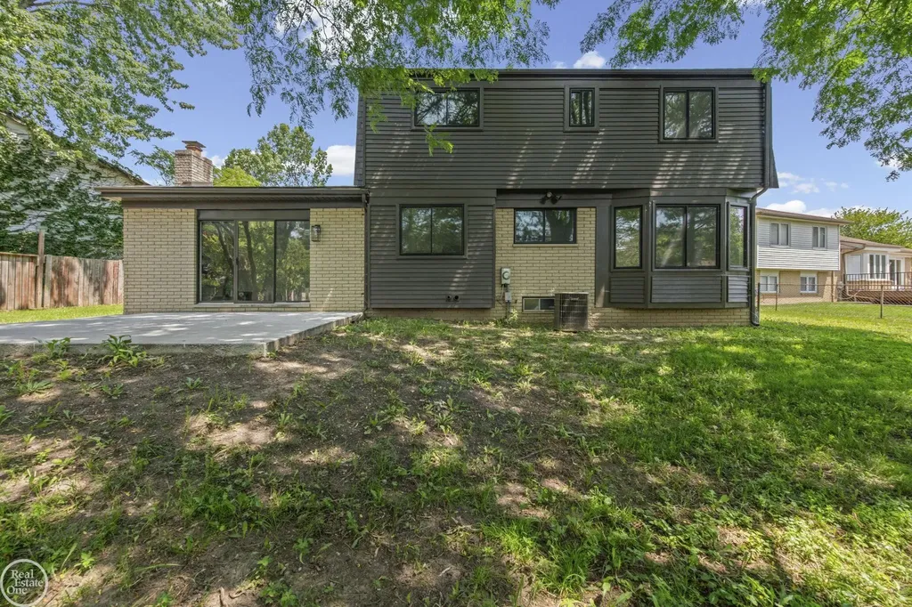39713 Chaffer Court Clinton Charter Township MI 48038