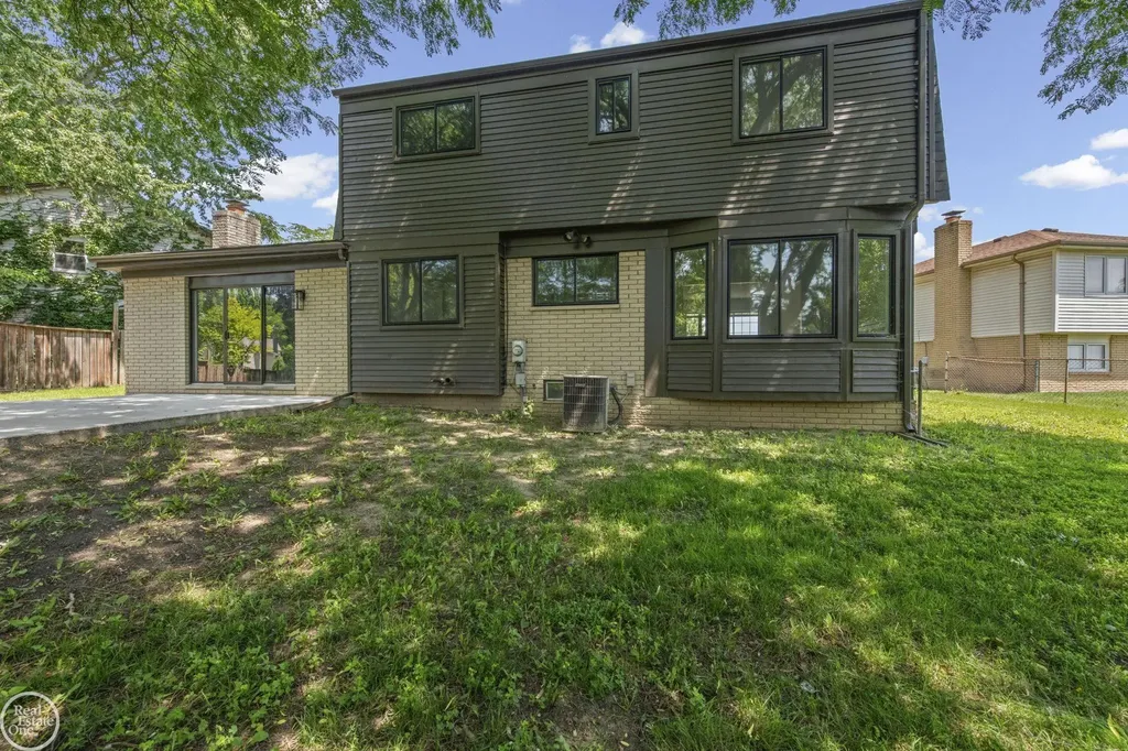 39713 Chaffer Court Clinton Charter Township MI 48038