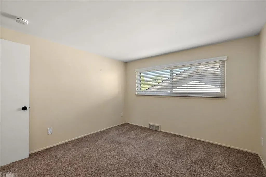 901 Hollywood Avenue Grosse Pointe Woods City MI 48236