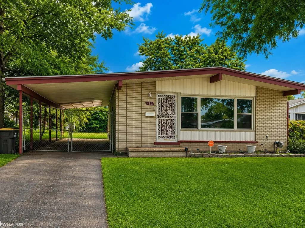 488 Bay Street Pontiac City MI 48342