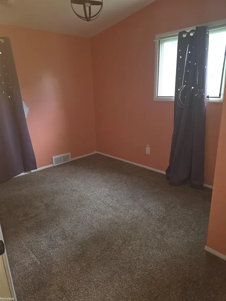 488 Bay Street Pontiac City MI 48342